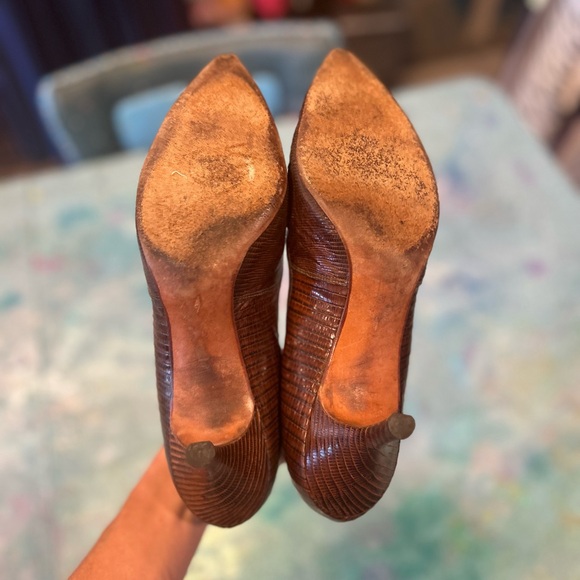 Vintage Gator Pumps - Picture 9 of 9